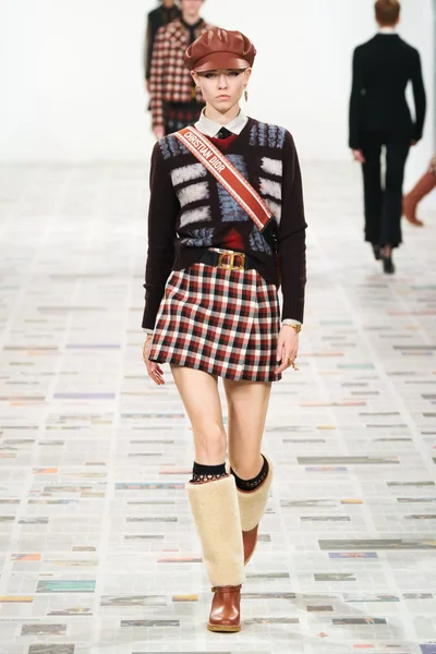 Look 12
